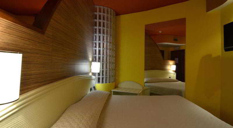 Welcome Hotel เลนญาโน ภายนอก รูปภาพ